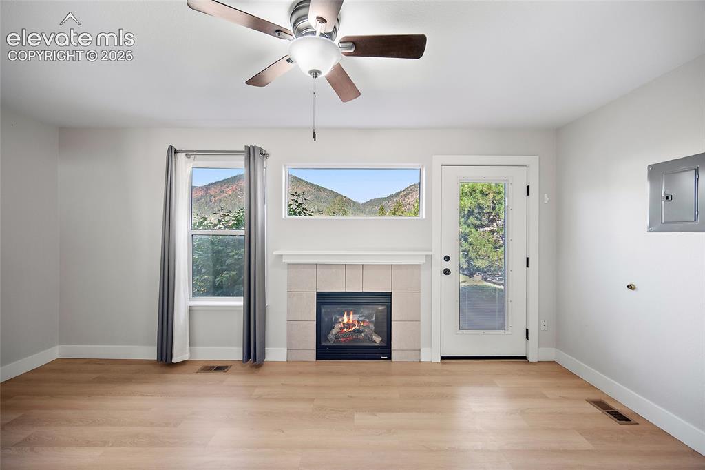 Image 11 of 28: Living Room