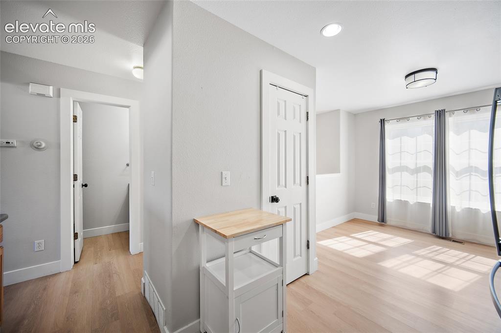 Image 9 of 28: Dining Room