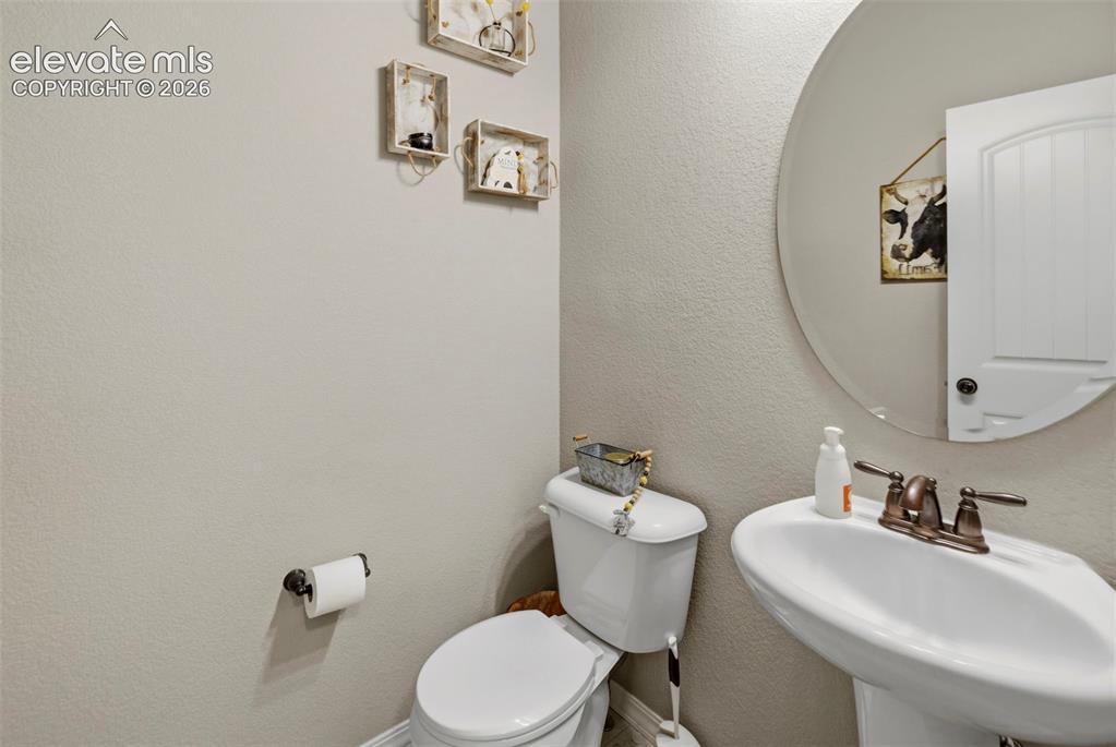 Image 15 of 50: Bathroom