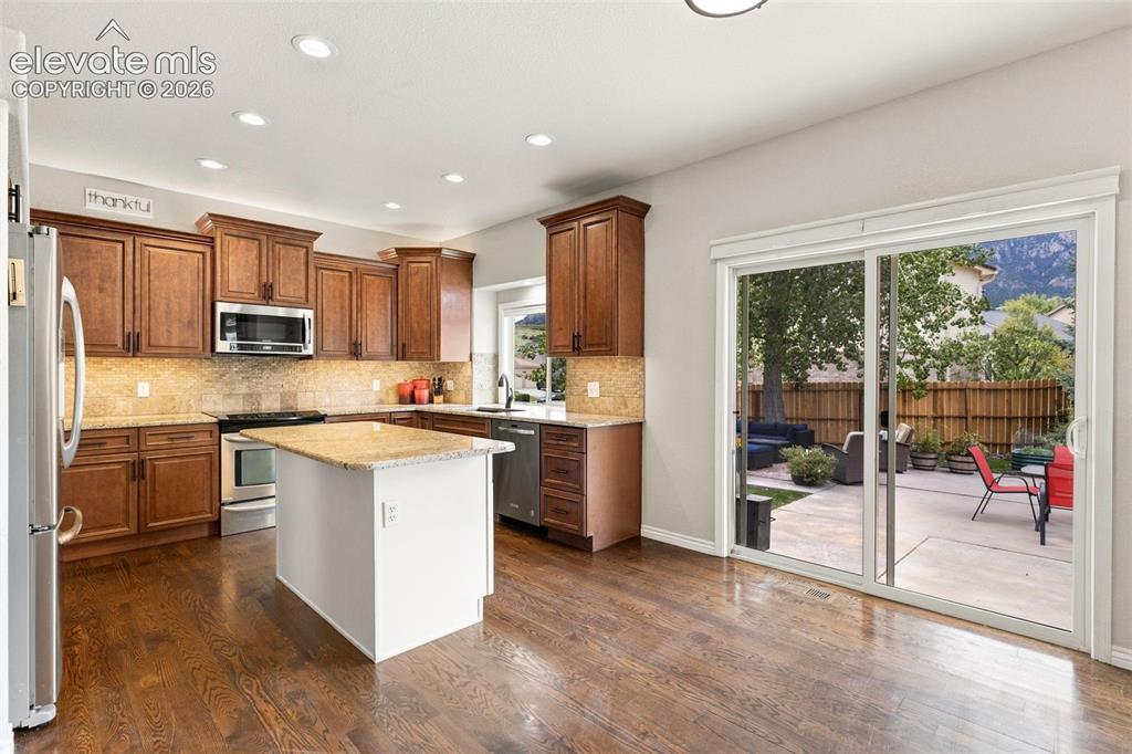 Image 12 of 47: Kitchen