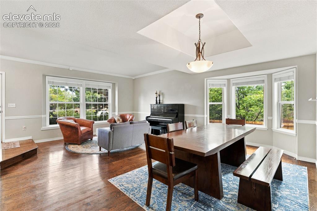 Image 7 of 47: Dining Room