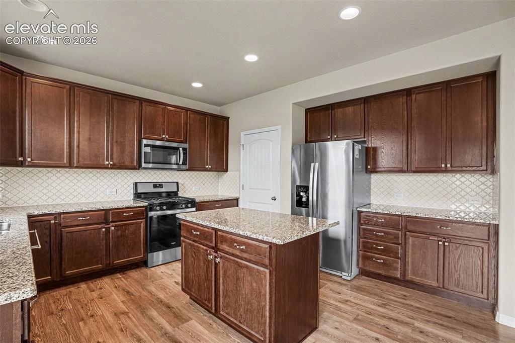 Image 4 of 19: Kitchen