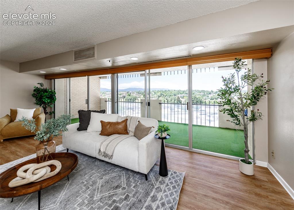 Image 9 of 50: Living Room