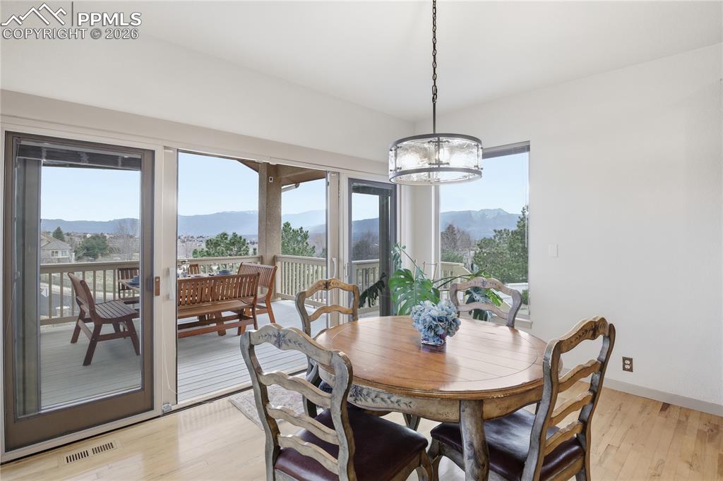 Image 10 of 47: Dining Area