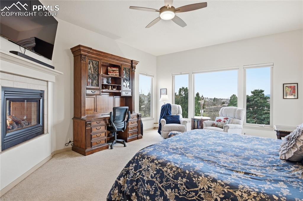 Image 18 of 47: Bedroom