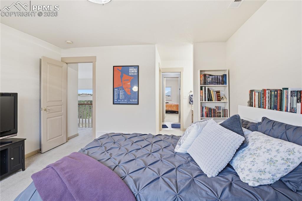 Image 31 of 47: Bedroom