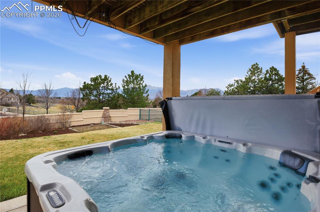 Image 33 of 47: Pool