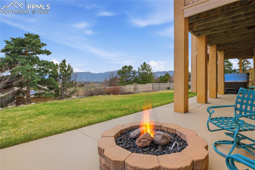 Image 34 of 47: Patio