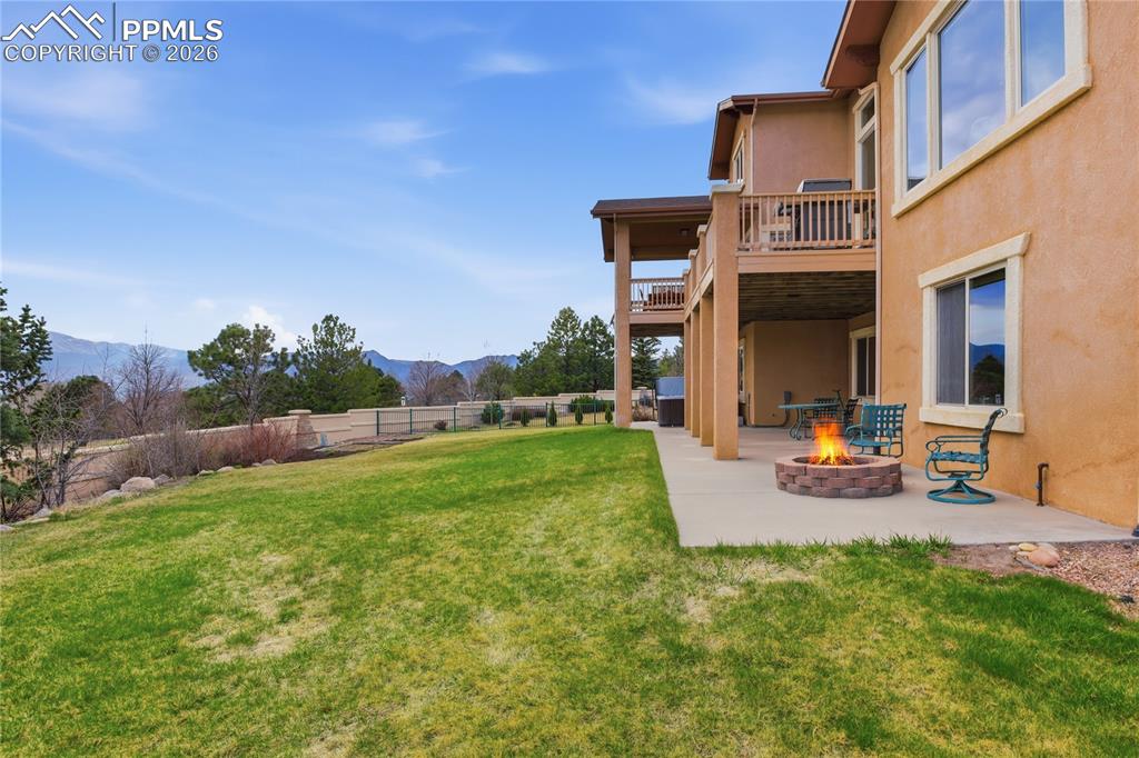 Image 36 of 47: Yard