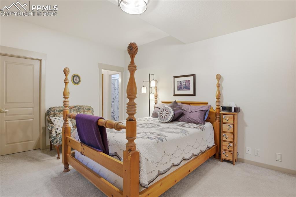 Image 41 of 47: Bedroom