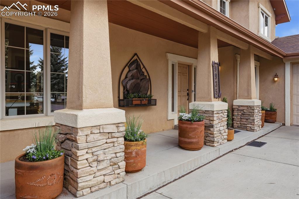 Image 45 of 47: Patio