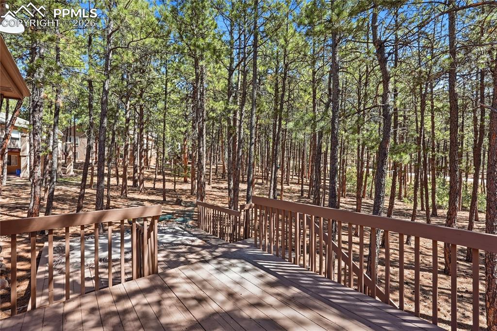 Image 42 of 50: Deck