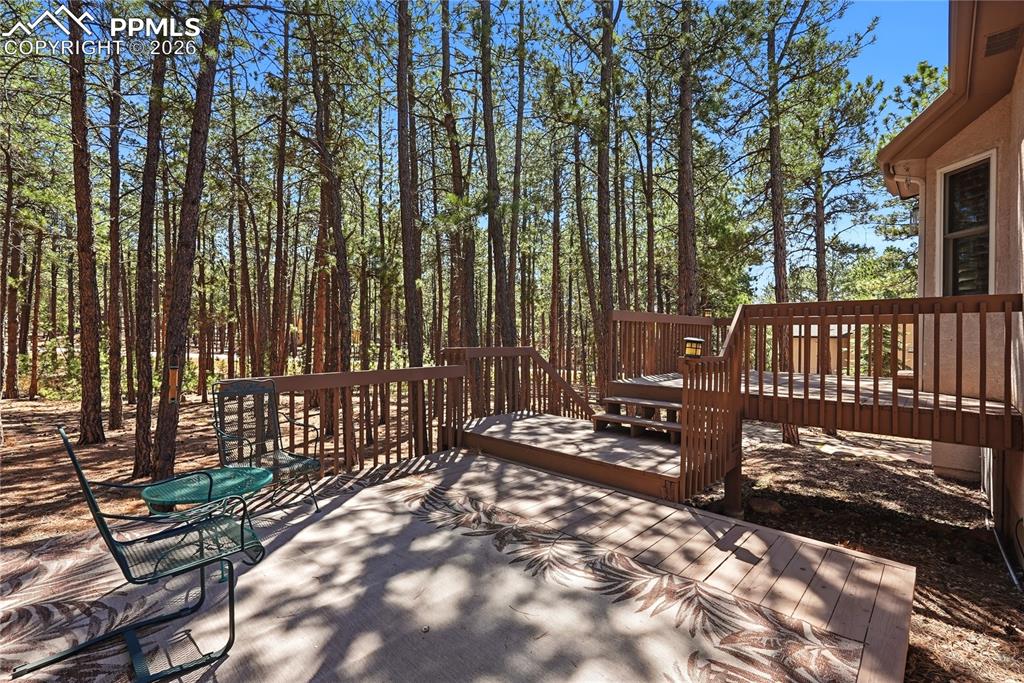 Image 43 of 50: Deck