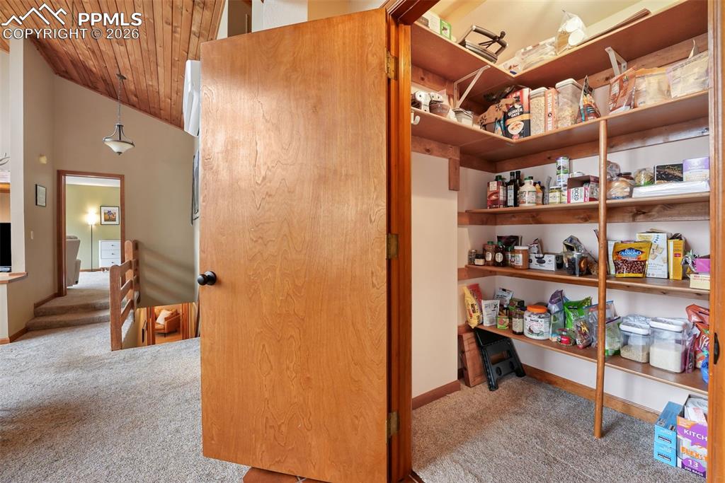 Image 34 of 46: Pantry