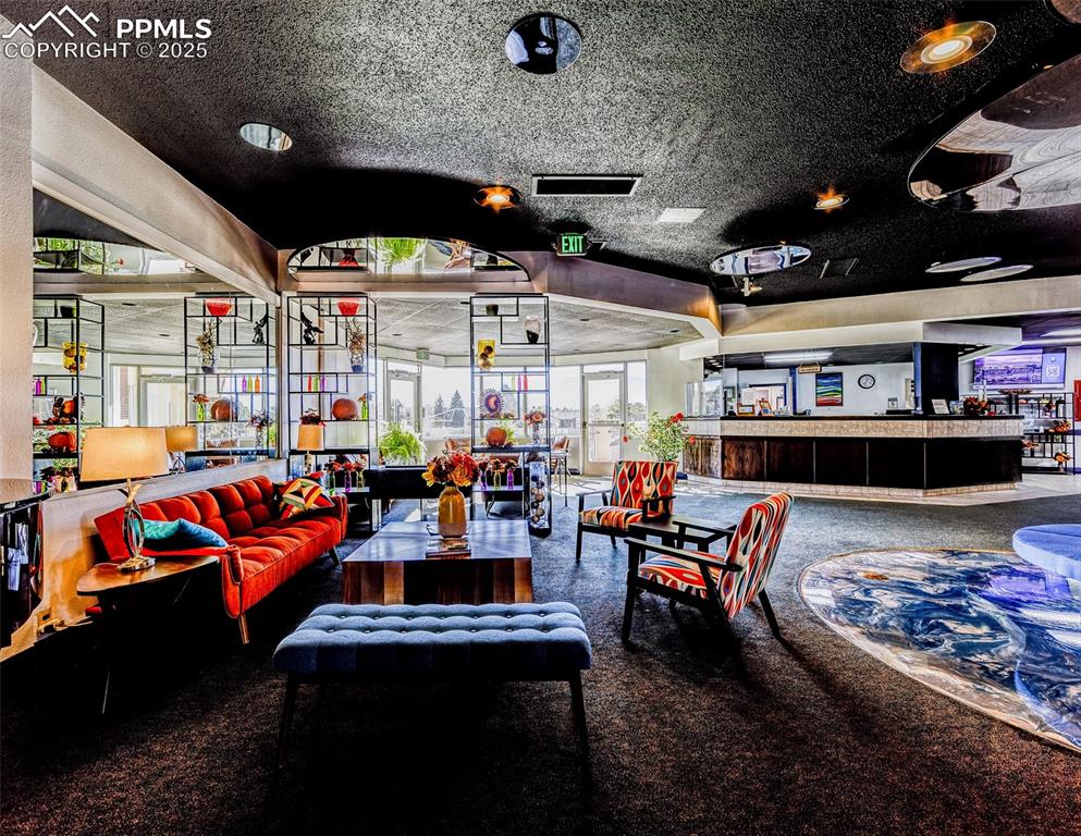 Image 30 of 33: Lobby