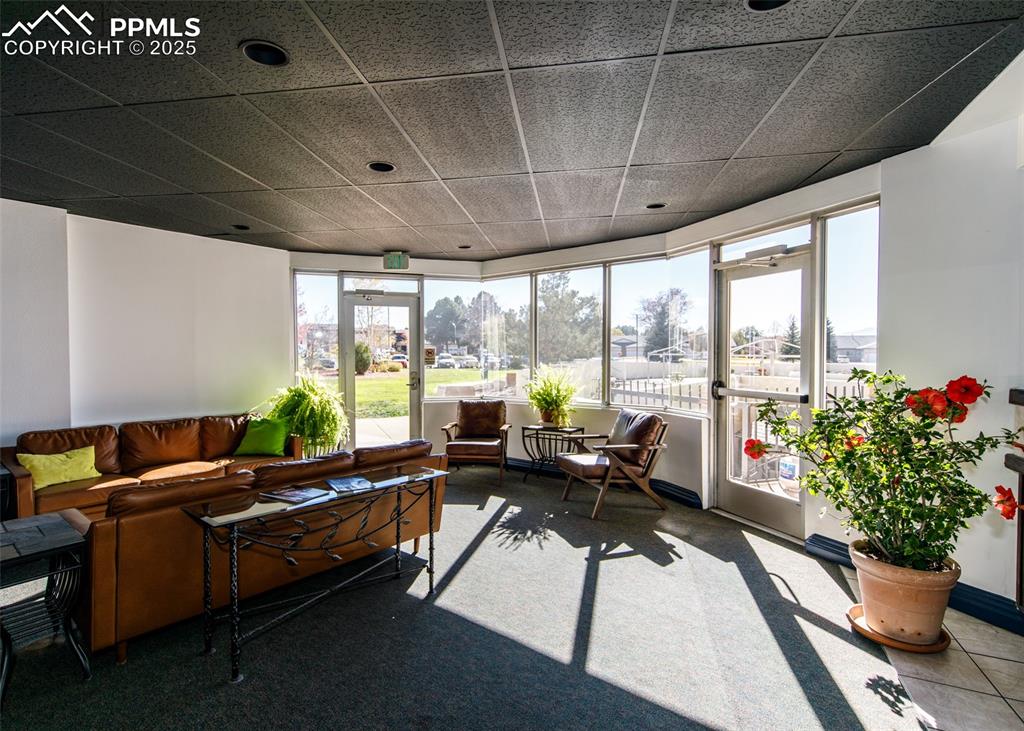 Image 33 of 33: Lobby