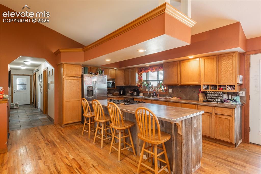 Image 8 of 37: Kitchen