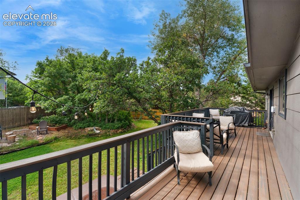 Image 12 of 39: Deck