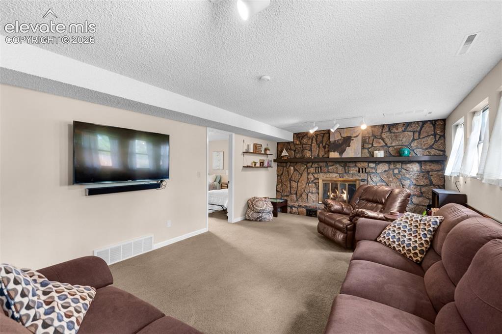 Image 27 of 39: Family Room