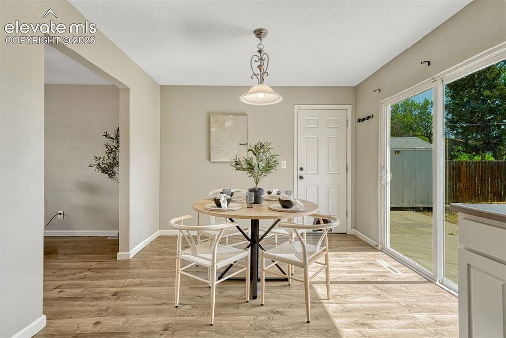 Image 13 of 49: Dining Area