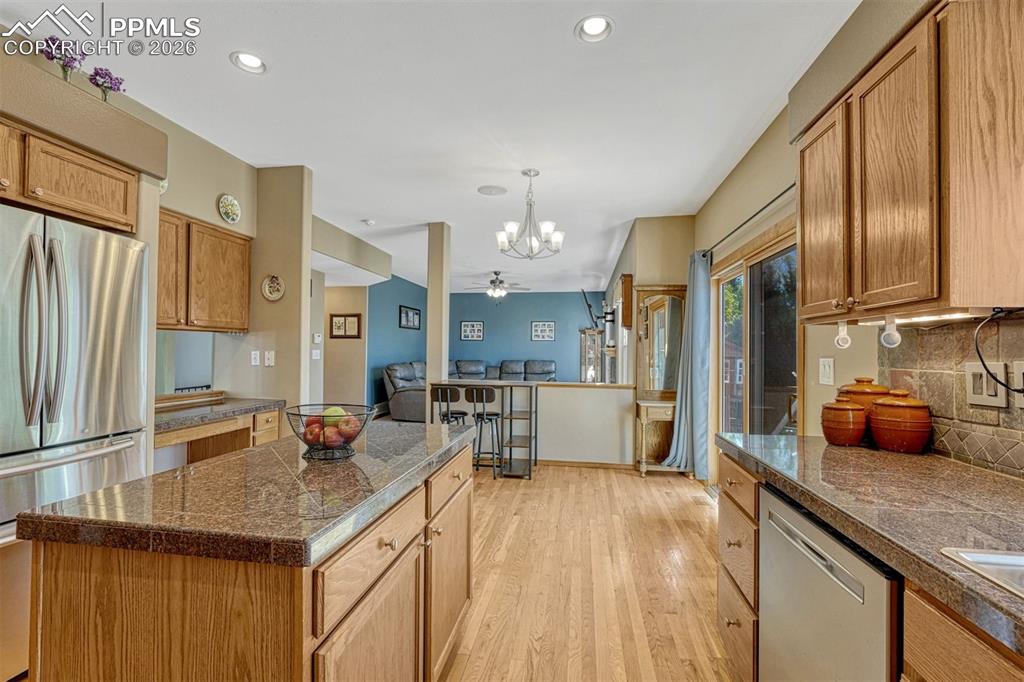 Image 12 of 40: Kitchen