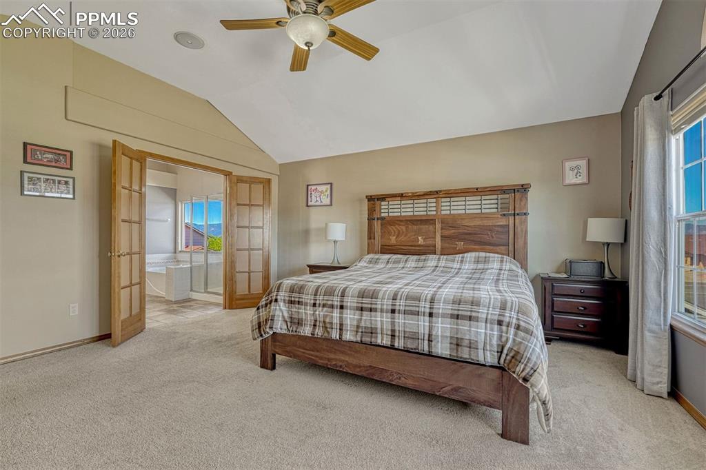 Image 21 of 40: Natural light 