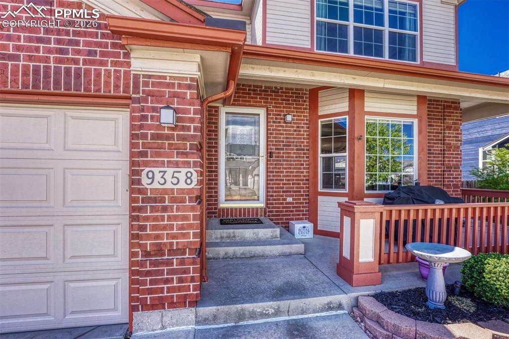 Image 4 of 40: Entry