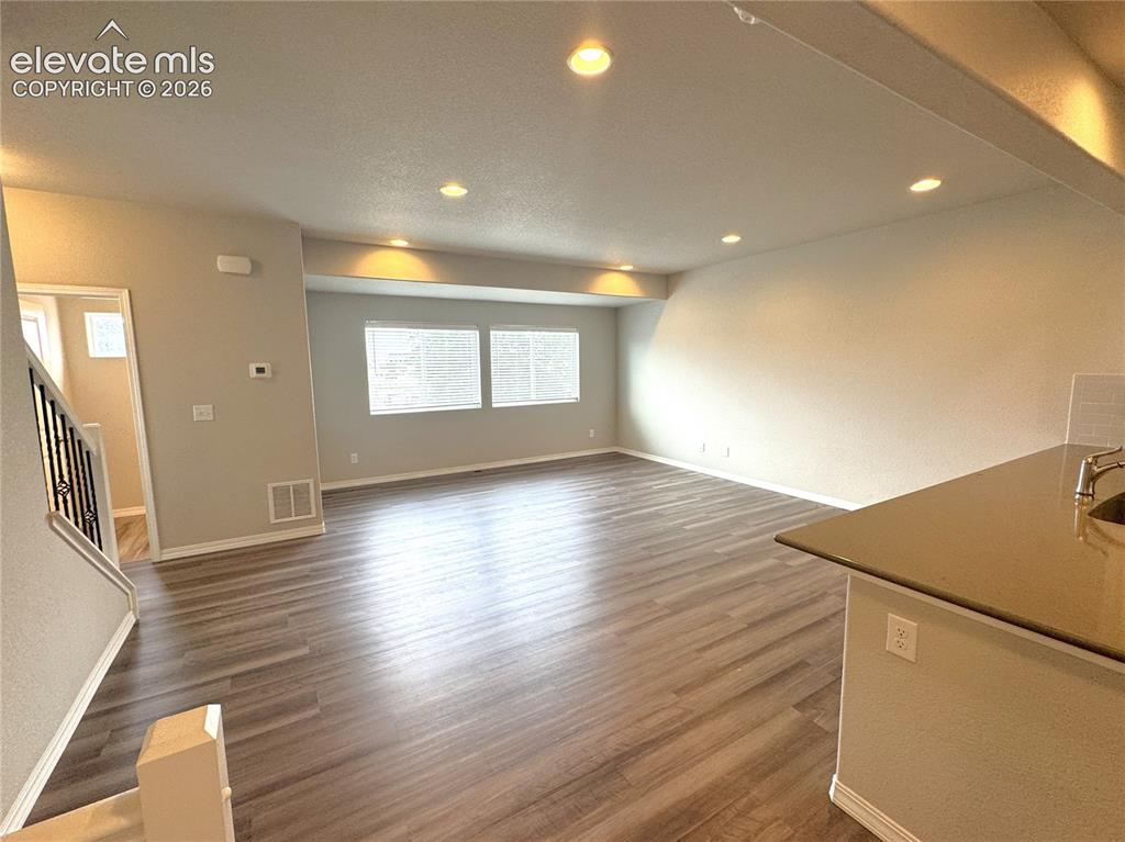 Image 13 of 31: Living Room