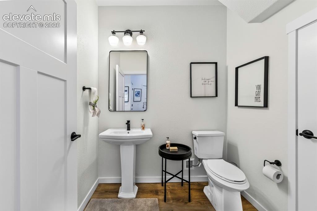 Image 17 of 48: Bathroom