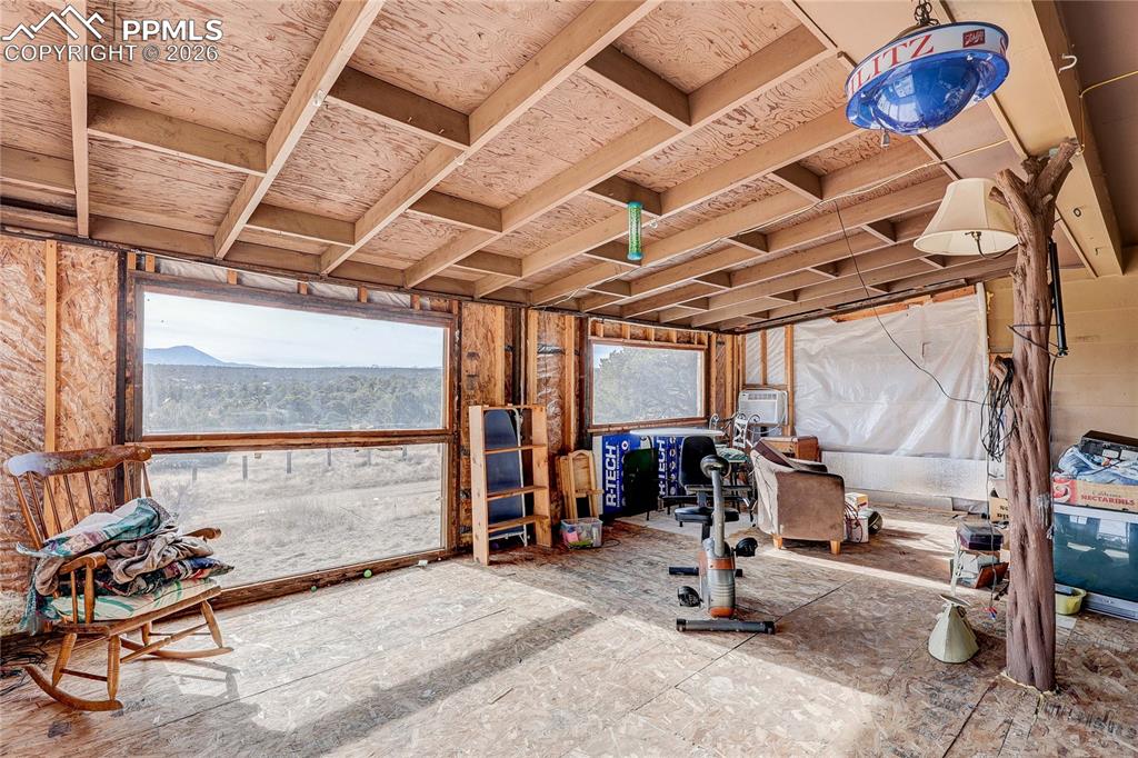 Image 22 of 36: Patio