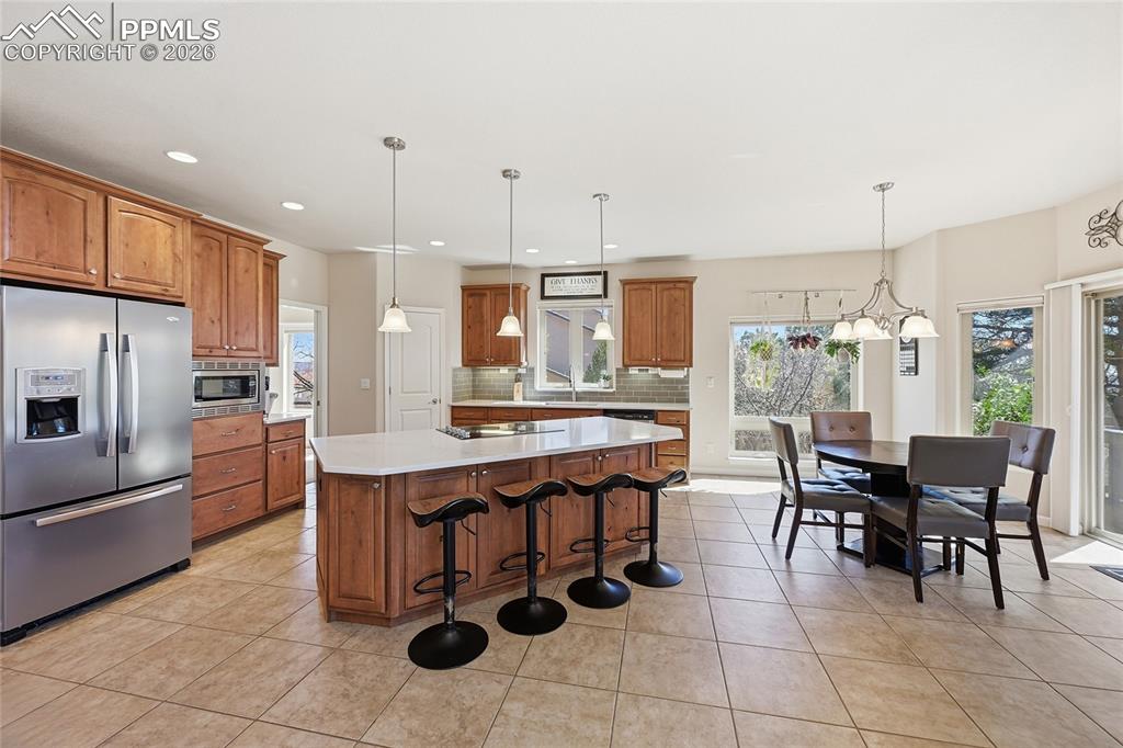 Image 16 of 49: Kitchen