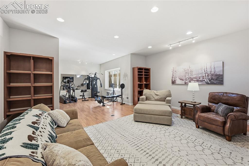 Image 33 of 49: Living Room