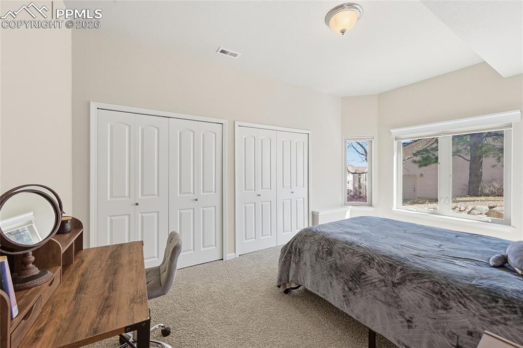 Image 37 of 49: Bathroom