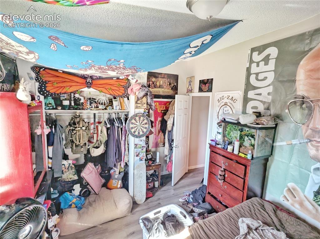Image 20 of 20: Bedroom