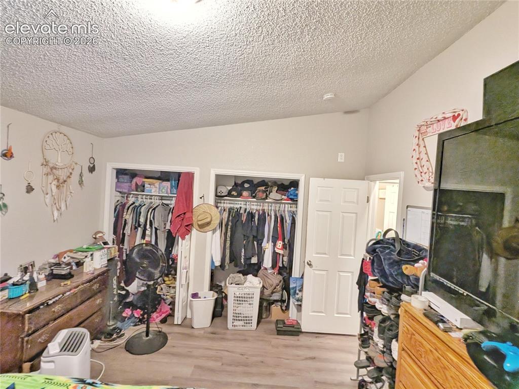Image 7 of 20: Bedroom