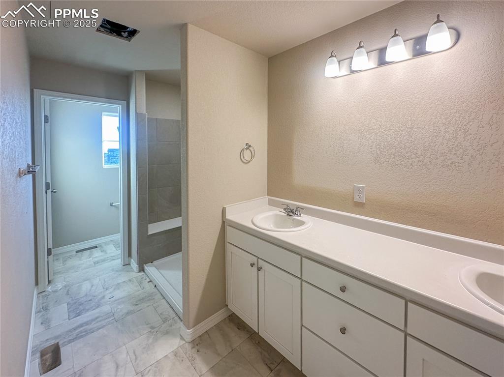 Image 17 of 19: Master Bathroom