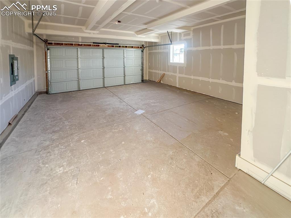 Image 19 of 19: Oversized 2 car