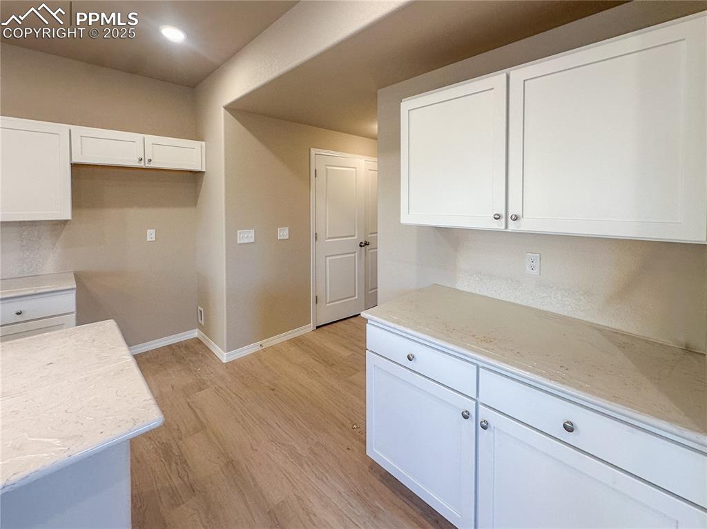 Image 5 of 19: Kitchen