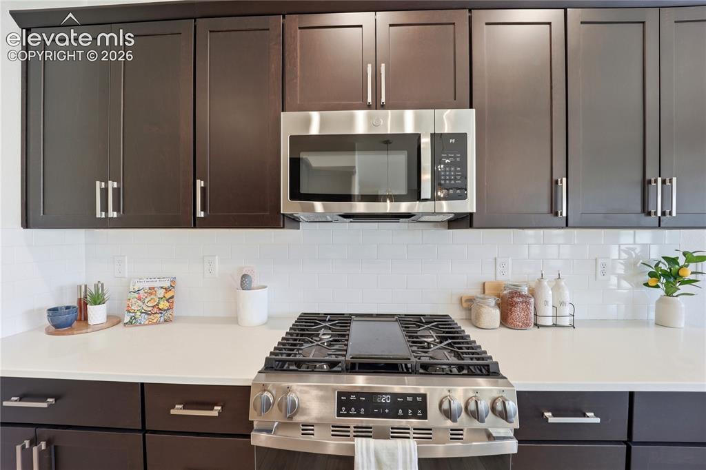 Image 4 of 26: Kitchen