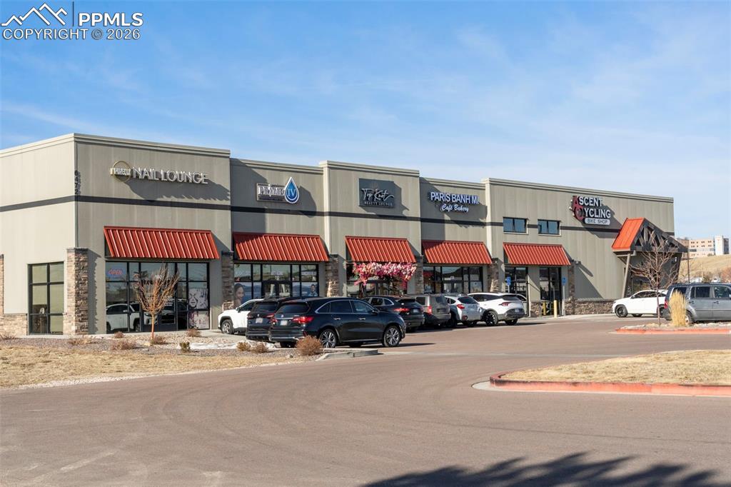 Image 18 of 18: Front of Structure