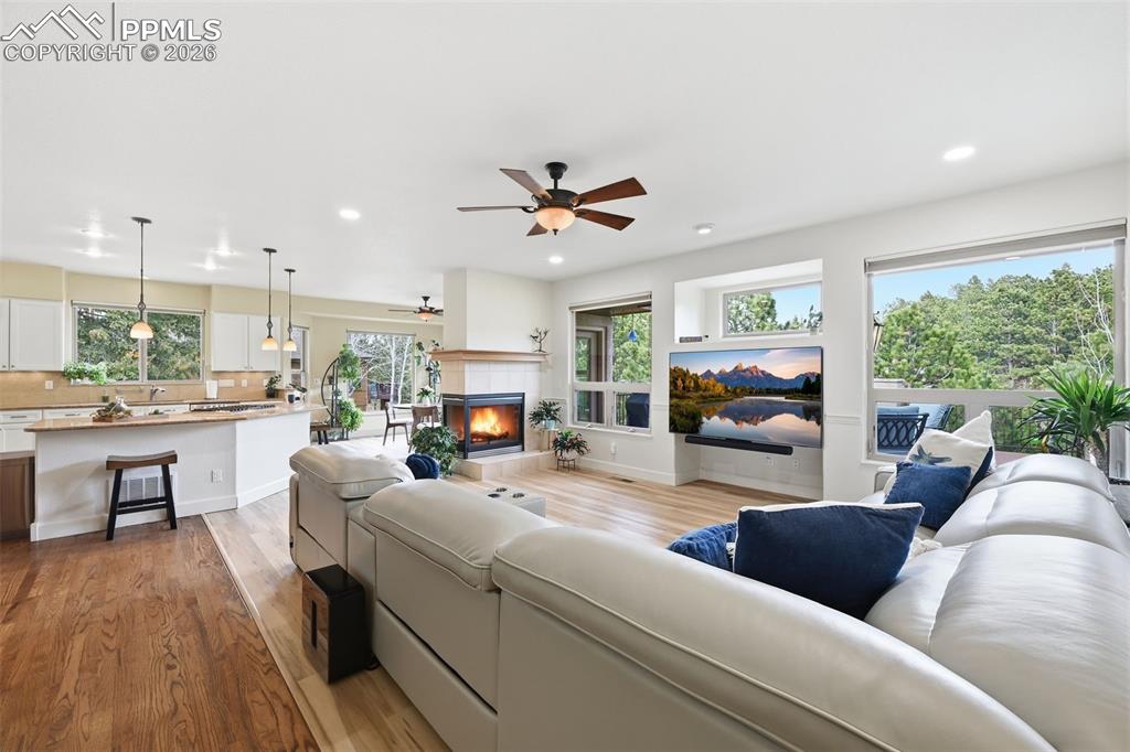 Image 3 of 28: Living Room