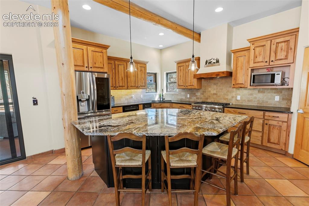 Image 8 of 39: Dining Area