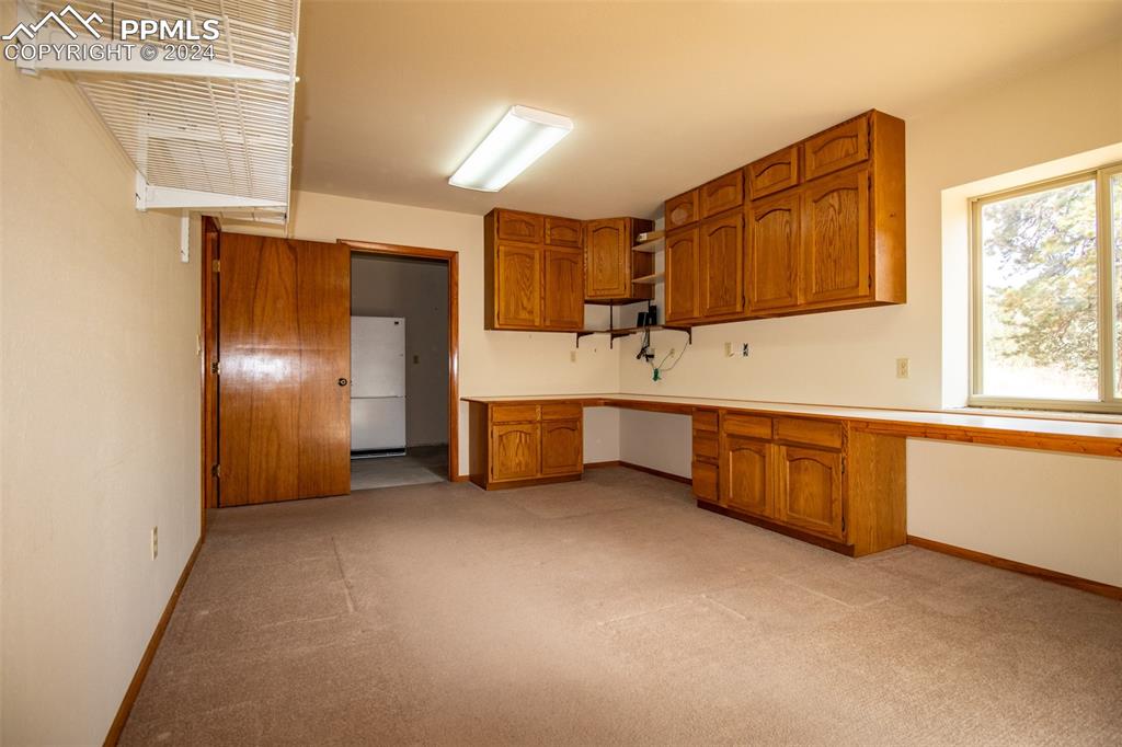 Image 48 of 50: Kitchen