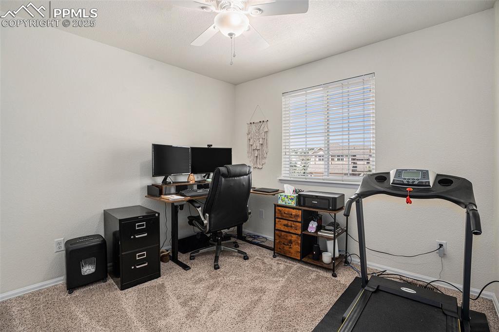 Image 14 of 27: Office