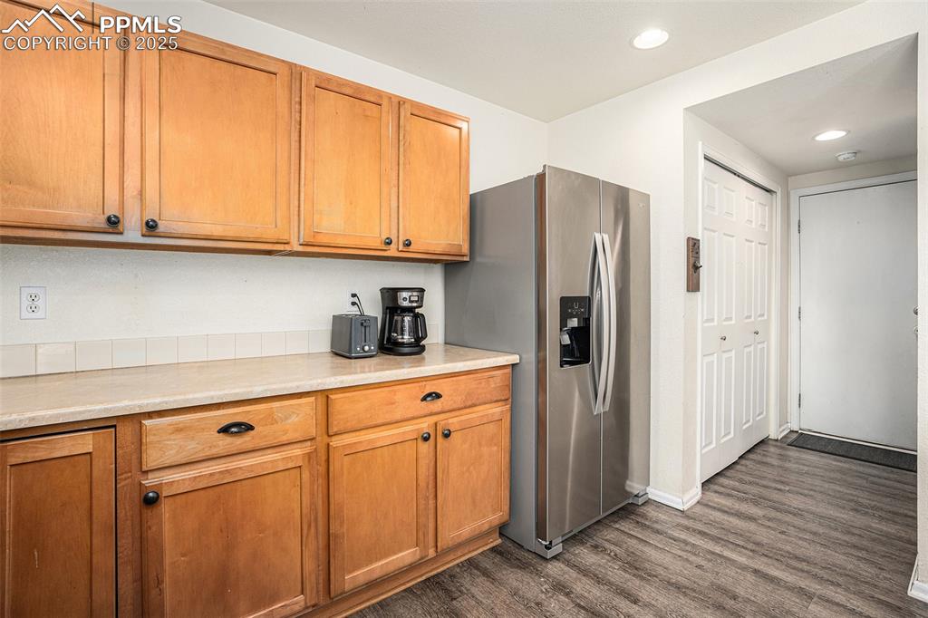 Image 5 of 27: Kitchen