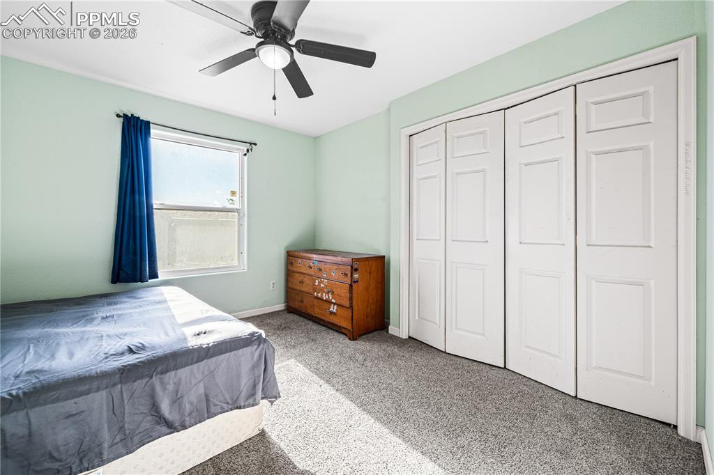 Image 14 of 36: Bedroom