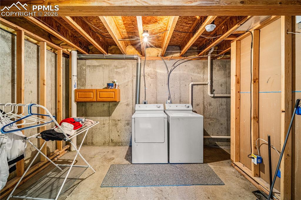 Image 25 of 36: Laundry