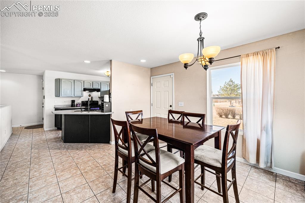 Image 6 of 36: Dining Area