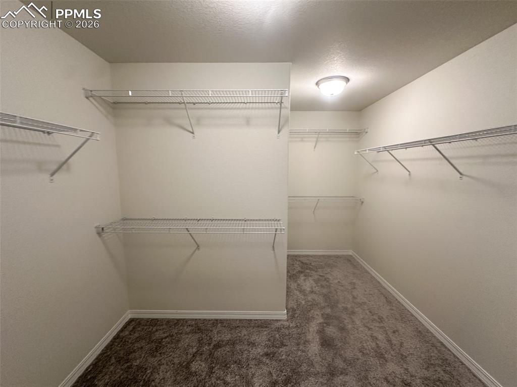 Image 18 of 29: Closet