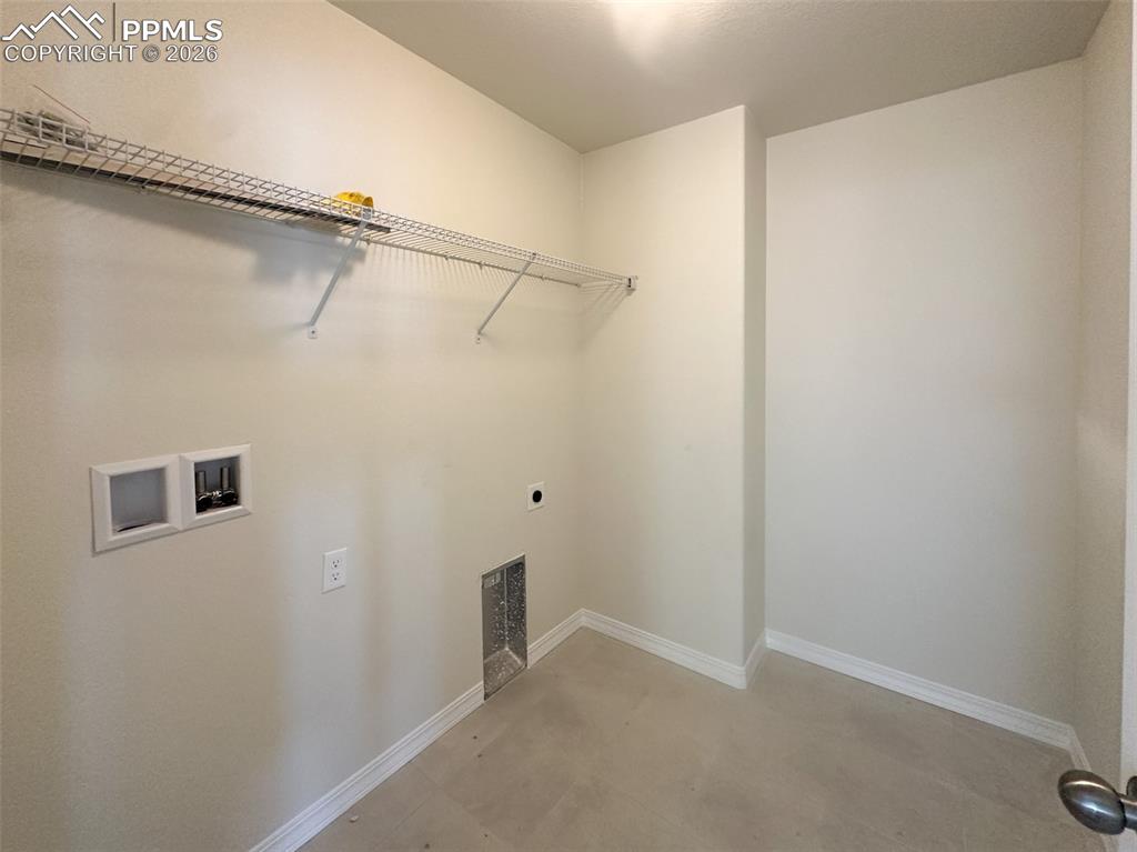 Image 19 of 29: Laundry